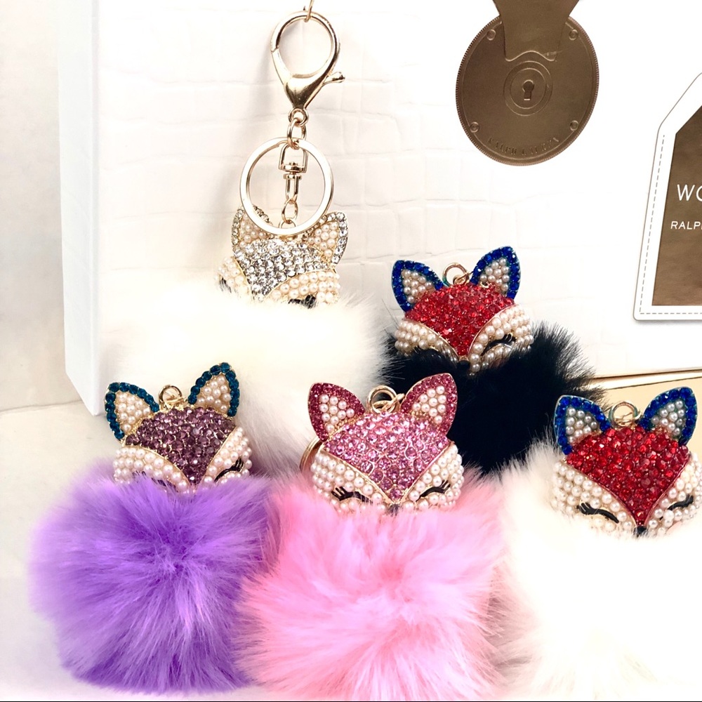 🛍️ Fox Pom W/Rhinestone Keychain Charm Keyring